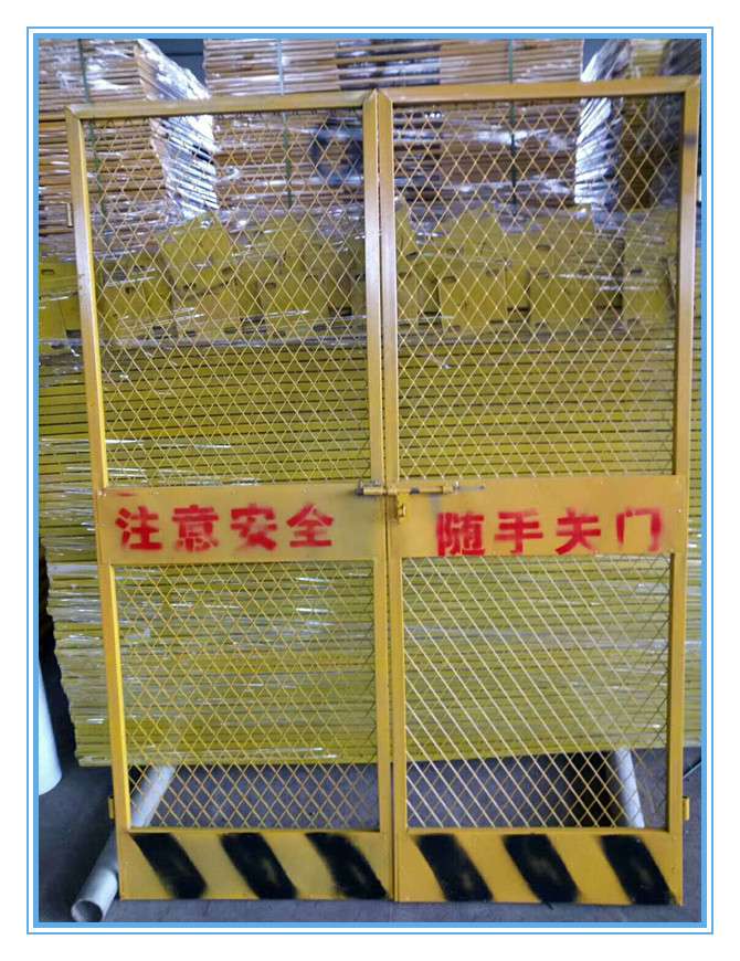 电梯防护门图片10